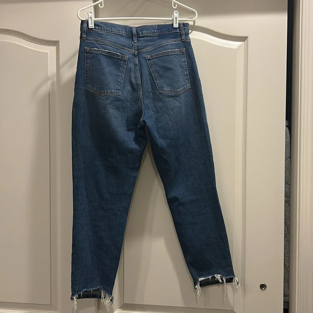 Abercrombie & Fitch The Mom High Rise Jeans Distressed